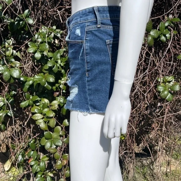 Old Navy High Rise Secret Slim Pockets Distressed Denim Shorts - Picture 6 of 8